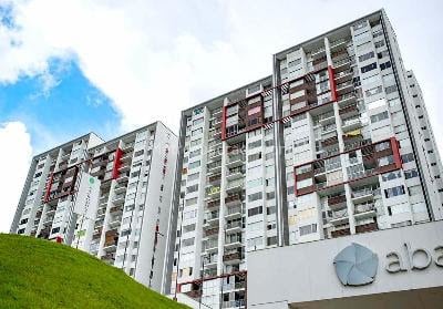 En ese edificio fue hallada sin vida la joven Angie Tatiana Ortiz - crédito Google Maps