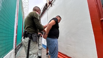 Agentes de la UDEX realizaron una detonación controlada y acordonaron la zona.