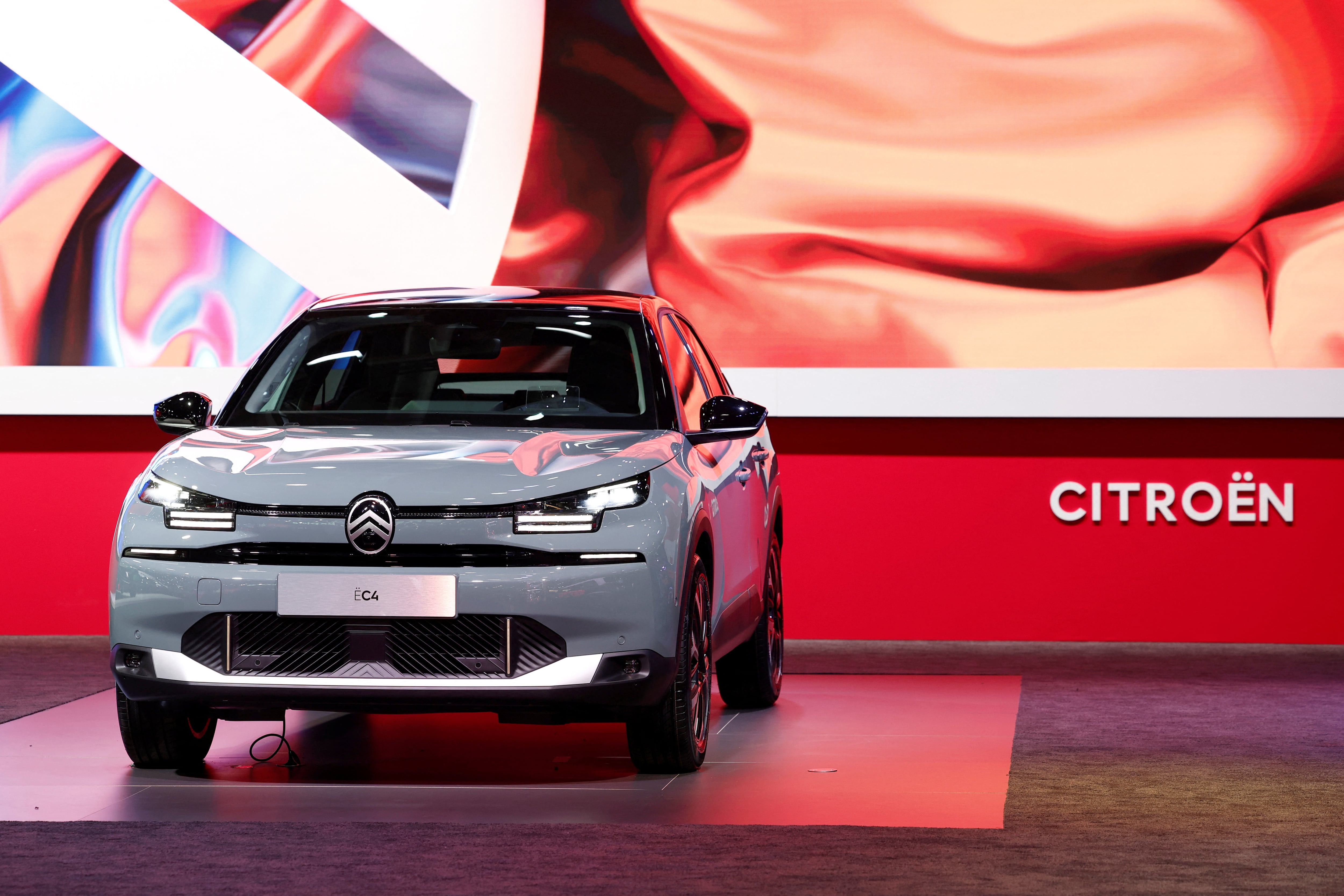 Los autos electrificados tendrán una reducción del arancel común de un 25% para la primera etapa del acuerdo. REUTERS/Benoit Tessier