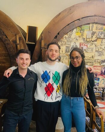 Visita de C. Tangana a