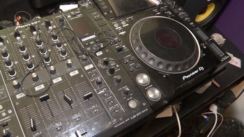 El sospechoso coordinaba fiestas del