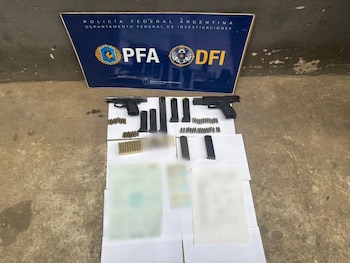 En los operativos también encontraron varias armas (Gentileza: El Diario Sur)
