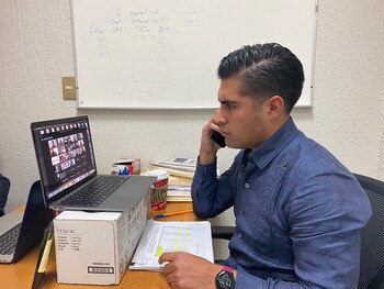 Eurípides Flores fue quien presentó