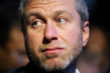 Roman Abramovich es accionista del grupo siderúrgico Evraz (Action Images / Matthew Childs)