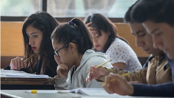 Convocatoria Universidad Rosario Castellanos: cómo