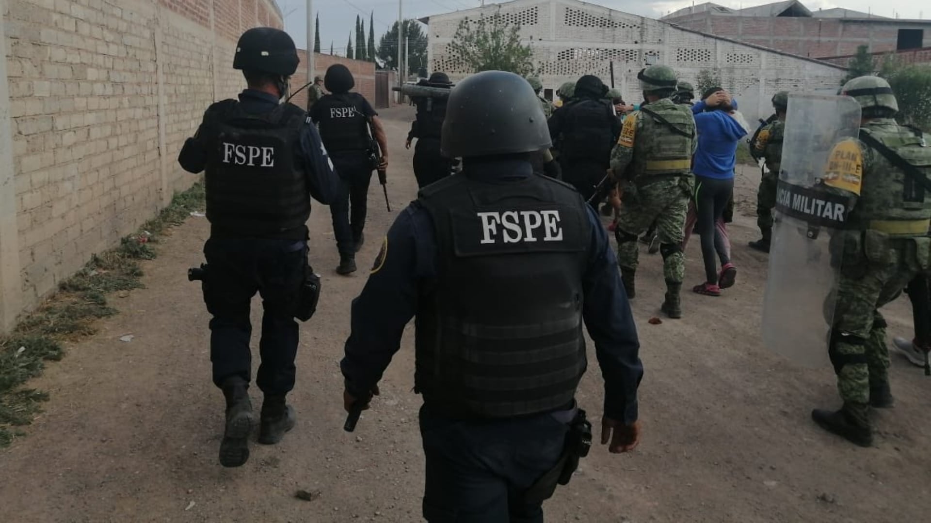 En sus demandas, señalan presuntamente a elementos de las Fuerzas de Seguridad Pública del Estado (FSPE) como responsables del deceso