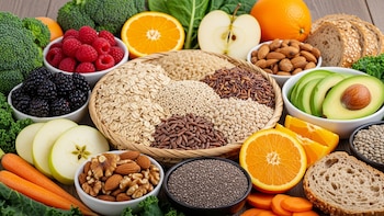 Las 12 cenas ricas en fibra que ayudan a cuidar la salud cerebral, según expertos en nutrición