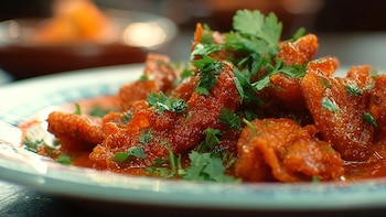 Chicharrón en salsa roja: un