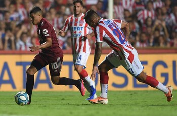 Juanfer Quintero en acción frente