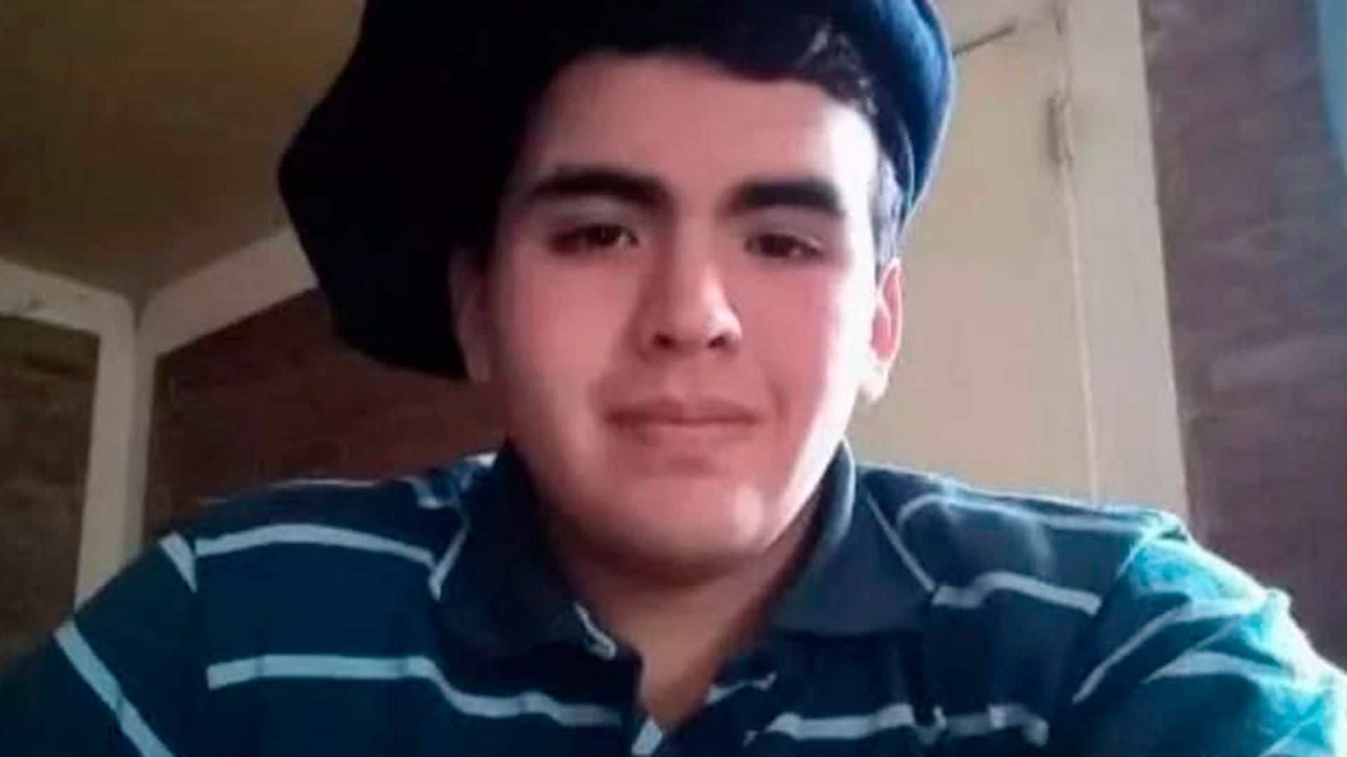 La víctima, identificada como Axel Adrián Chicui, fue trasladada de urgencia al Hospital Regional de Comodoro Rivadavia y permaneció internada en estado crítico