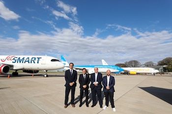 El ministro de Transporte Diego Giuliano presentó nuevas aeronaves junto a los titulares de Aerolíneas Argentinas, Flybondi y Jetsmart