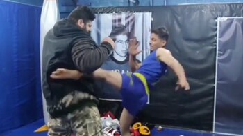 El mostró su resistencia Hulk