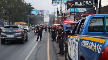 La Policía Nacional Civil implementa operativos contra moto ladrones en la capital de Guatemala