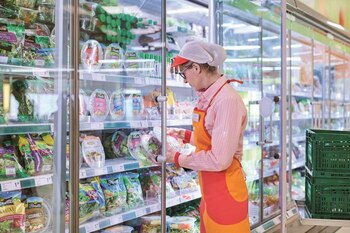 Una trabajadora de Consum. (Europa