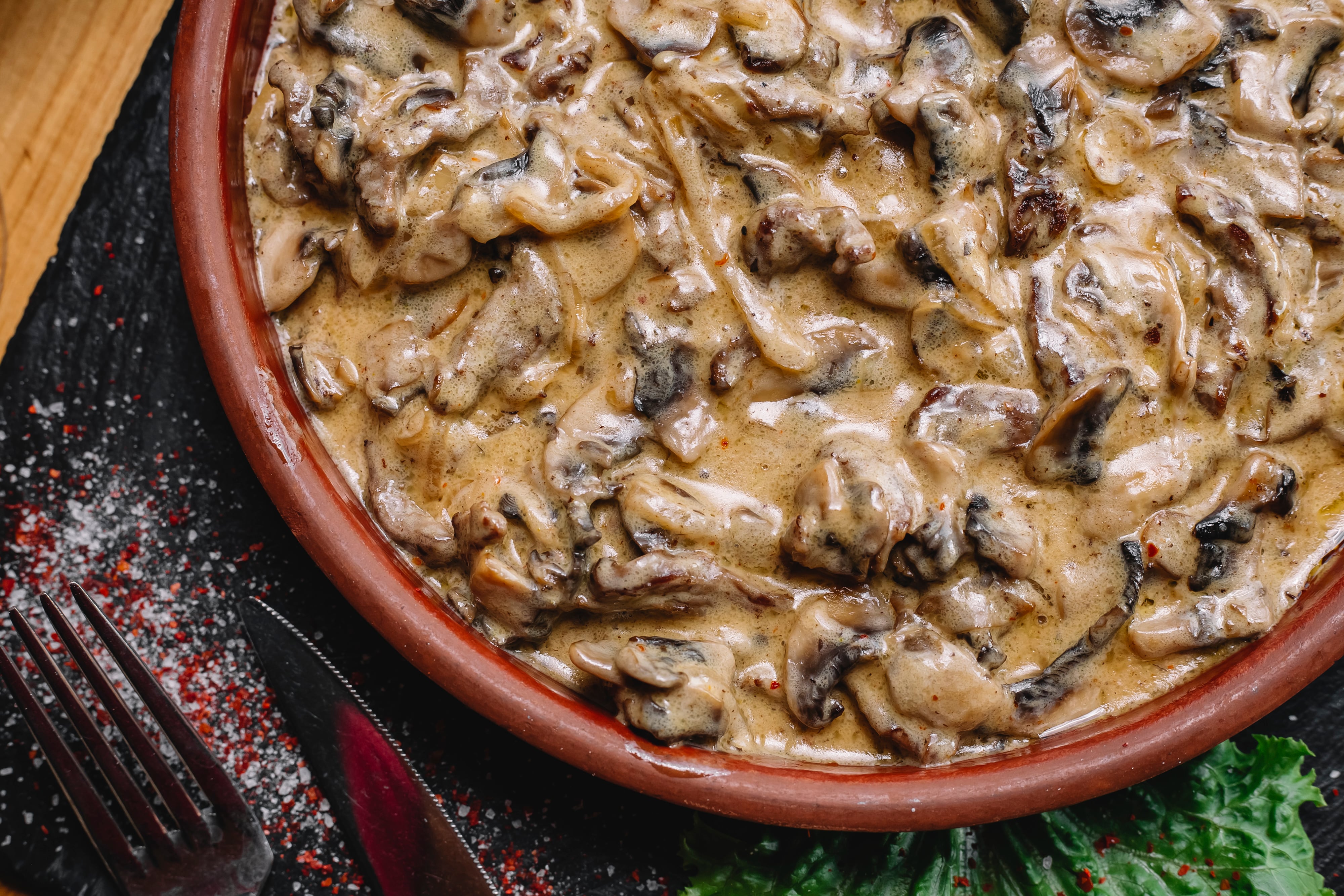 Pollo Diana con champiñones. (Magnific)