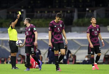 Jugadores de México se muestran