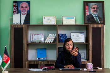 Zarifa Ghafari, alcaldesa de Maidan Shar, Afghanistan, el 7 de abril de 2019 (Jim Huylebroek/The New York Times)