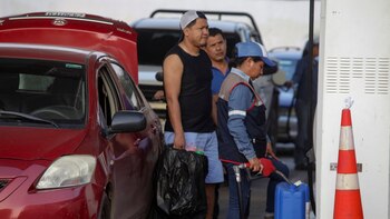 Vuelven las filas por combustible