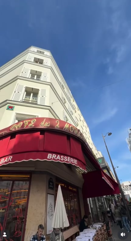 Ángel de Brito visitó el icónico bar de Montmartre que aparece en la película