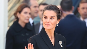 La reina Letizia llega al funeral por el Rey Constantino de Grecia en la Catedral Metropolitana de Atenas. (Raúl Terrel/Europa Press)