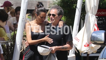 Andrés Calamaro y su esposa