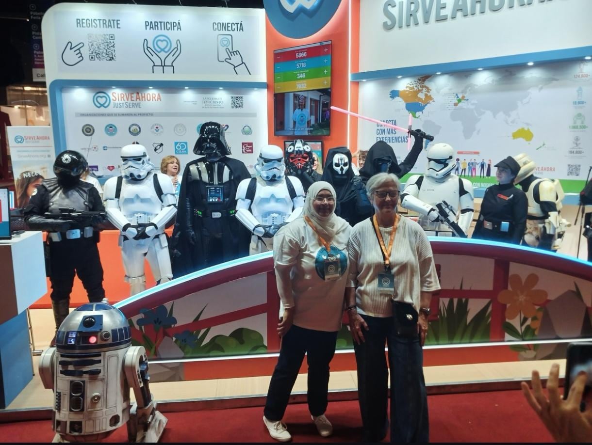 La Legión 501 estuvo en la última edición de la Feria del Libro, acompañando a los Voluntarios del Gutiérrez. Y ayudó en el armado de kits escolares, que serán donados