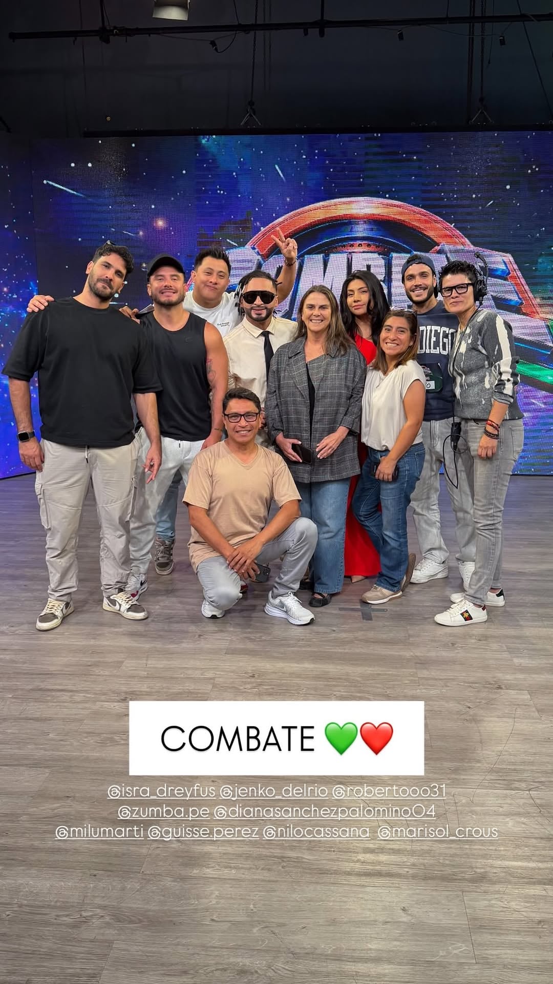 Marisol Crousillat compartió fotografías de excombatientes con parte del equipo de producción del reality.