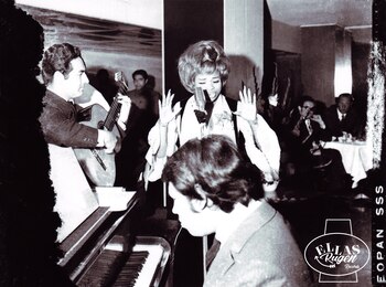 Lucha Reyes en una presentación