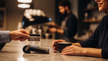 Pagos digitales aceleran cierre de sucursales: sistema financiero peruano perdió una agencia física cada cinco días desde 2021