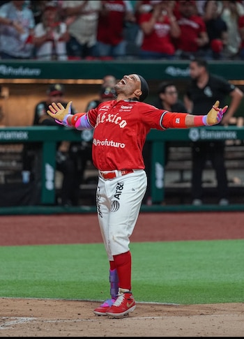 Robinson Canó se convirtió en el héroe de la noche para los Diablos (Diablos Rojos Mx)