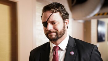 Quién es Dan Crenshaw, el