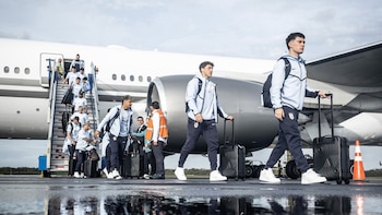 Selección de Uruguay arribando a México