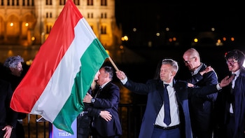 La ‘zanahoria’ que la UE pone a Hungría para acabar con la era Orbán: 17.000 millones de euros en fondos europeos congelados