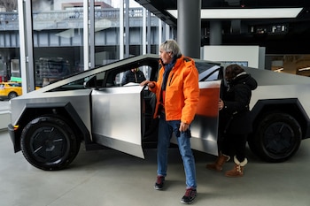 La NHTSA iniciará una regulación federal para que los vehículos nuevos incorporen un sistema de salida de puertas visible y robusto (REUTERS/Adam Gray)