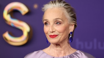 Kristin Scott Thomas y el duelo que silenció de niña: “Me enseñaron a no hablar de mi dolor”