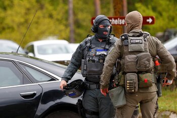 Un miembro de la policía