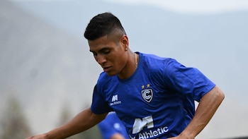 Paolo Hurtado juega en Cienciano