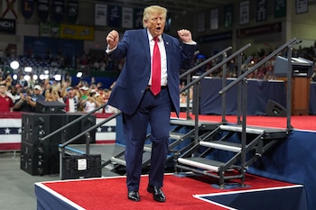 El presidente de EEUU Donald Trump dice que pronto habrá un acuerdo entre México y EEUU por el déficit comercial. (AP Foto/Mark Schiefelbein)