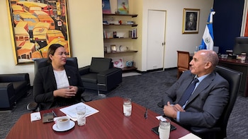 El Salvador impulsa la renovación