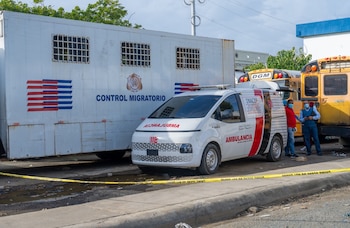 El camión institucional de Migración llevaba cerca de diez días estacionado y sin movimiento a la espera de reparaciones mecánicas. (Cortesía: Dirección General de Migración)
