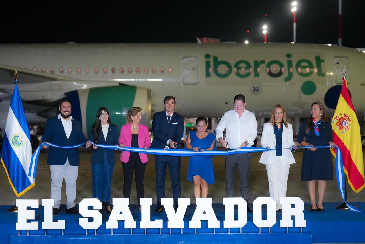 Iberojet inauguró vuelos directos entre Madrid, El Salvador y Barcelona el 14 de septiembre de 2026. (Cortesía: Secretaría de Prensa de la Presidencia)