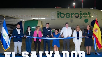 La aerolínea Iberojet inaugura los vuelos directos entre Madrid, El Salvador y Barcelona