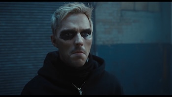Nicholas Hoult en la película 'How To Rob a Bank' (Sony Pictures España)