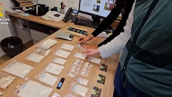 La Guardia Civil detiene a 31 personas e incauta 300.000 dosis en el mayor operativo español contra la droga ‘flakka’, utilizada con fines sexuales