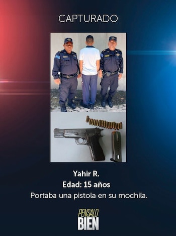 Un docente alertó a la PNC sobre una situación irregular y la inspección localizó una pistola, un cargador y 15 cartuchos en la mochila de Yahir R., de 15 años. (Foto cortesía Policía Nacional Civil)