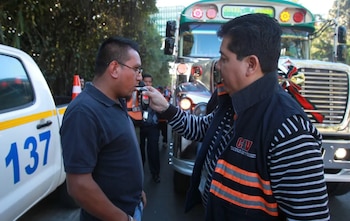 Manejar en estado de ebriedad en Guatemala puede implicar multas, retención de la licencia y un proceso penal, mientras el Gobierno impulsa el lema “Quien conduce, no bebe”.