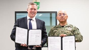 México y EEUU firman acuerdo de defensa para adquirir drones y tecnología antidrones contra el crimen organizado