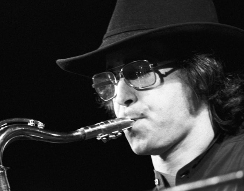 Leandro Gato Barbieri, saxofonista argentino y figura clave del jazz, falleció hace una década dejando un legado único en la música internacional
