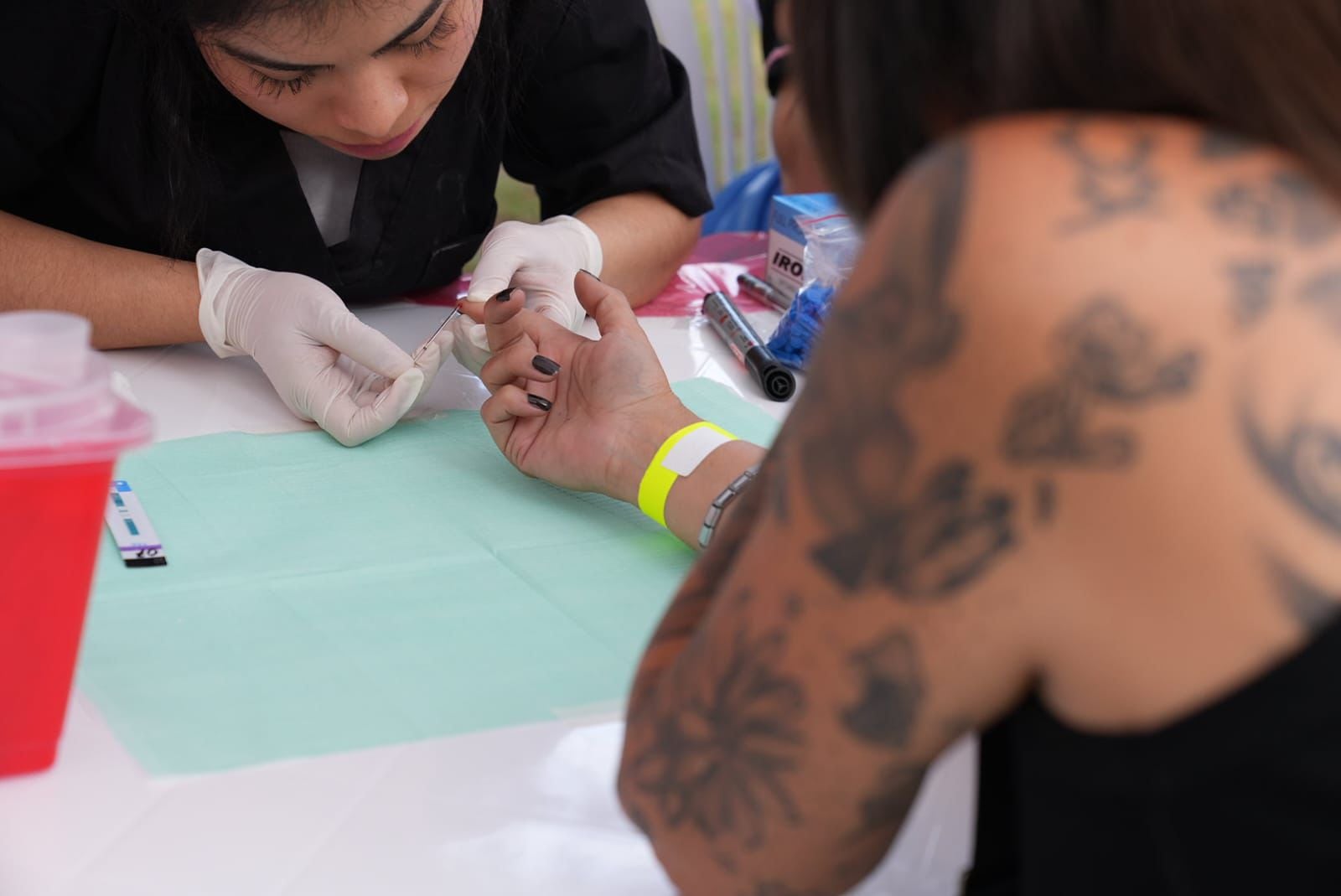 La Línea H del subte de Buenos Aires se convirtió en epicentro de prevención y testeo rápido de VIH en el Día Mundial de la Lucha contra el Sida