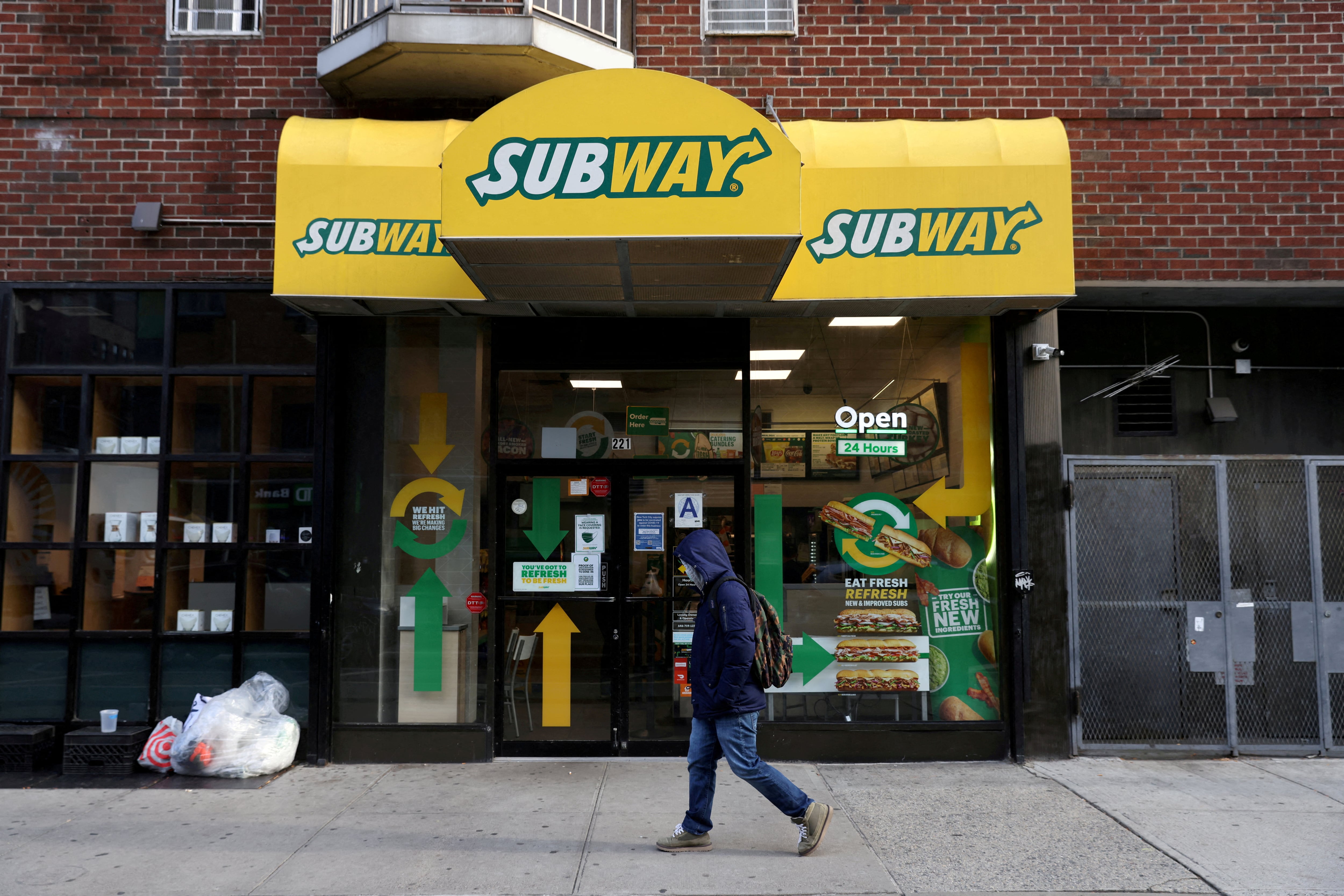La investigación reveló que parte de los fondos ilícitos financió inversiones privadas, bienes de lujo y compras de joyas por montos superiores a USD 400.000. (REUTERS/Andrew Kelly/File Photo)